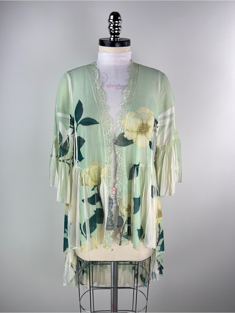 💚 3552. Mesh Sheer Floral Lace-Trim Kimono in Mint & Cream